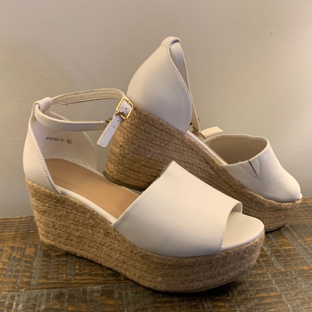 Refresh White Leather Wedges